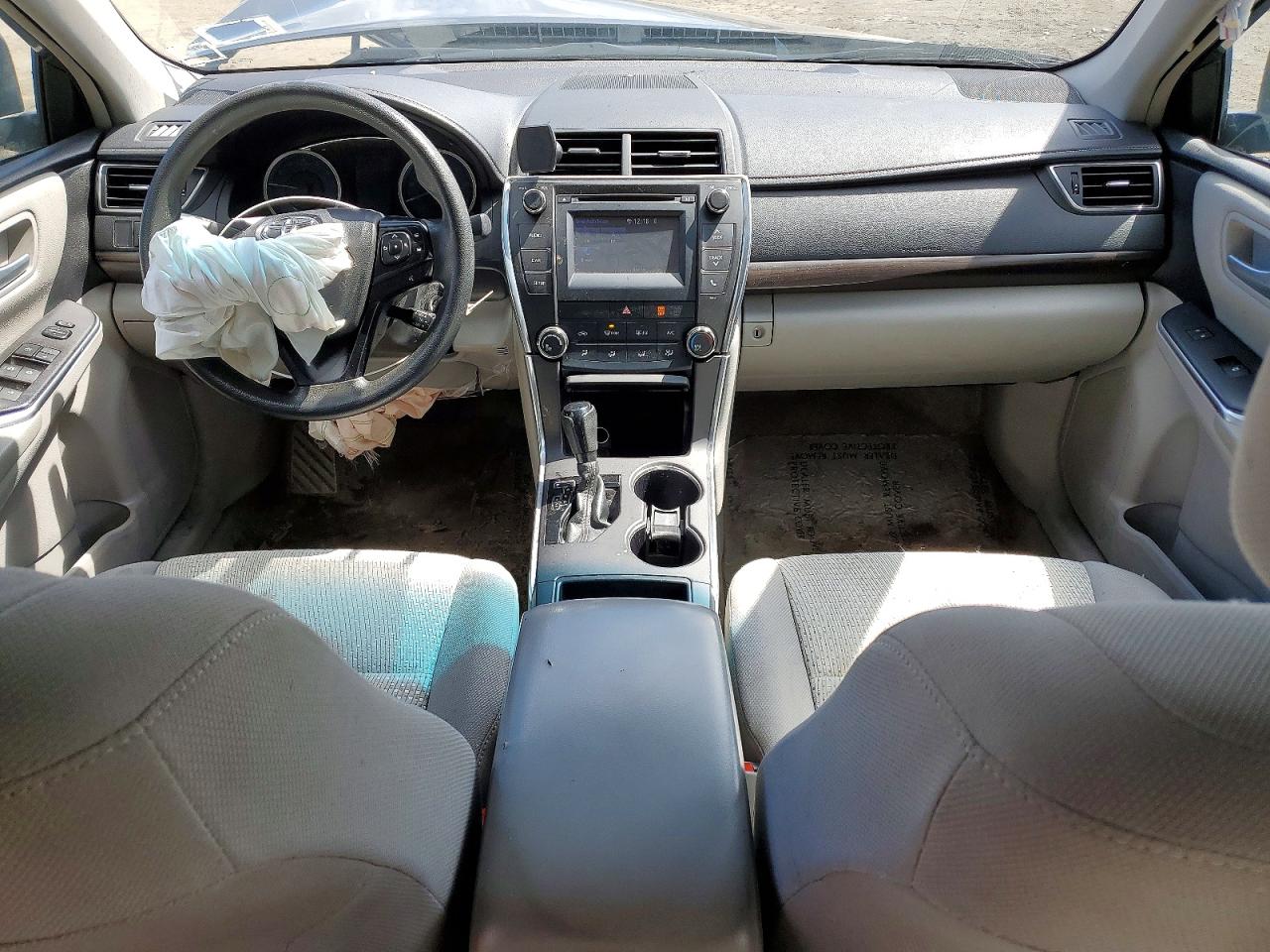 2016 TOYOTA CAMRY LE photo 15