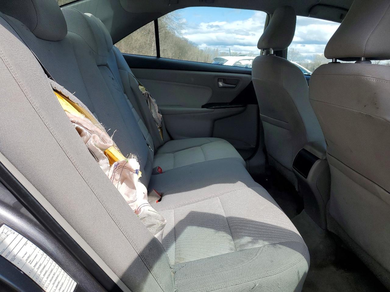 2016 TOYOTA CAMRY LE photo 19