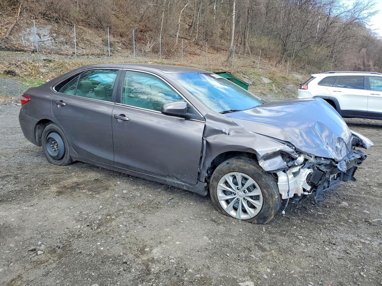 2016 TOYOTA CAMRY LE photo 7