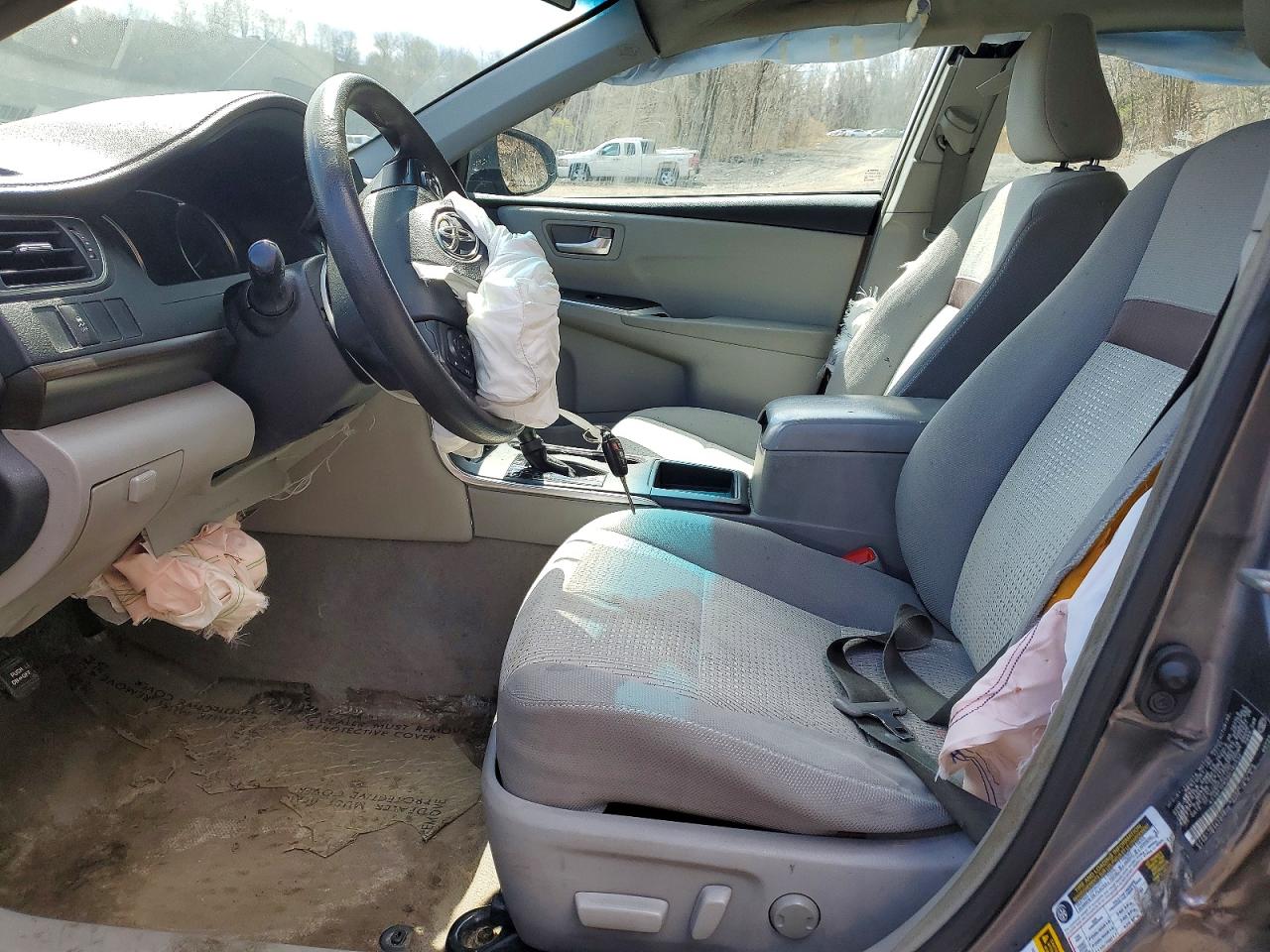 2016 TOYOTA CAMRY LE photo 13