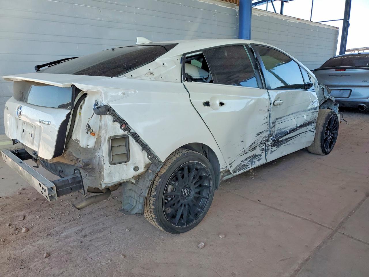 2016 TOYOTA PRIUS THREE photo 5