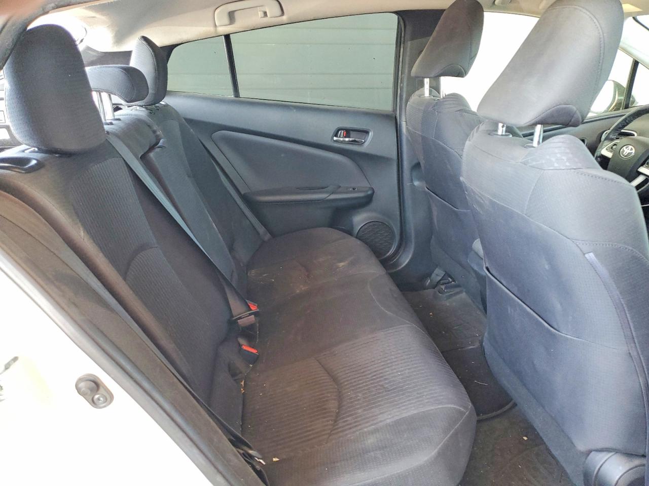 2016 TOYOTA PRIUS THREE photo 19