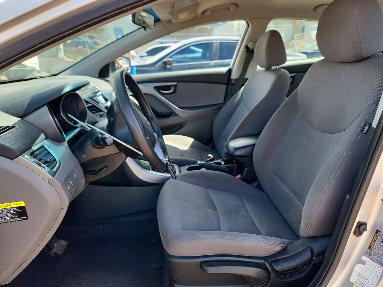 2016 HYUNDAI ELANTRA SE photo 7