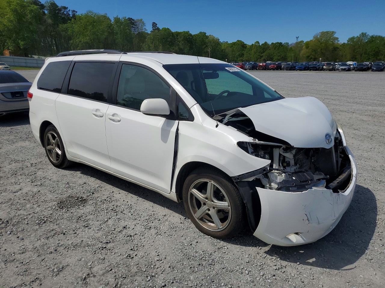 2013 TOYOTA SIENNA LE 8-PASSENGER photo 7
