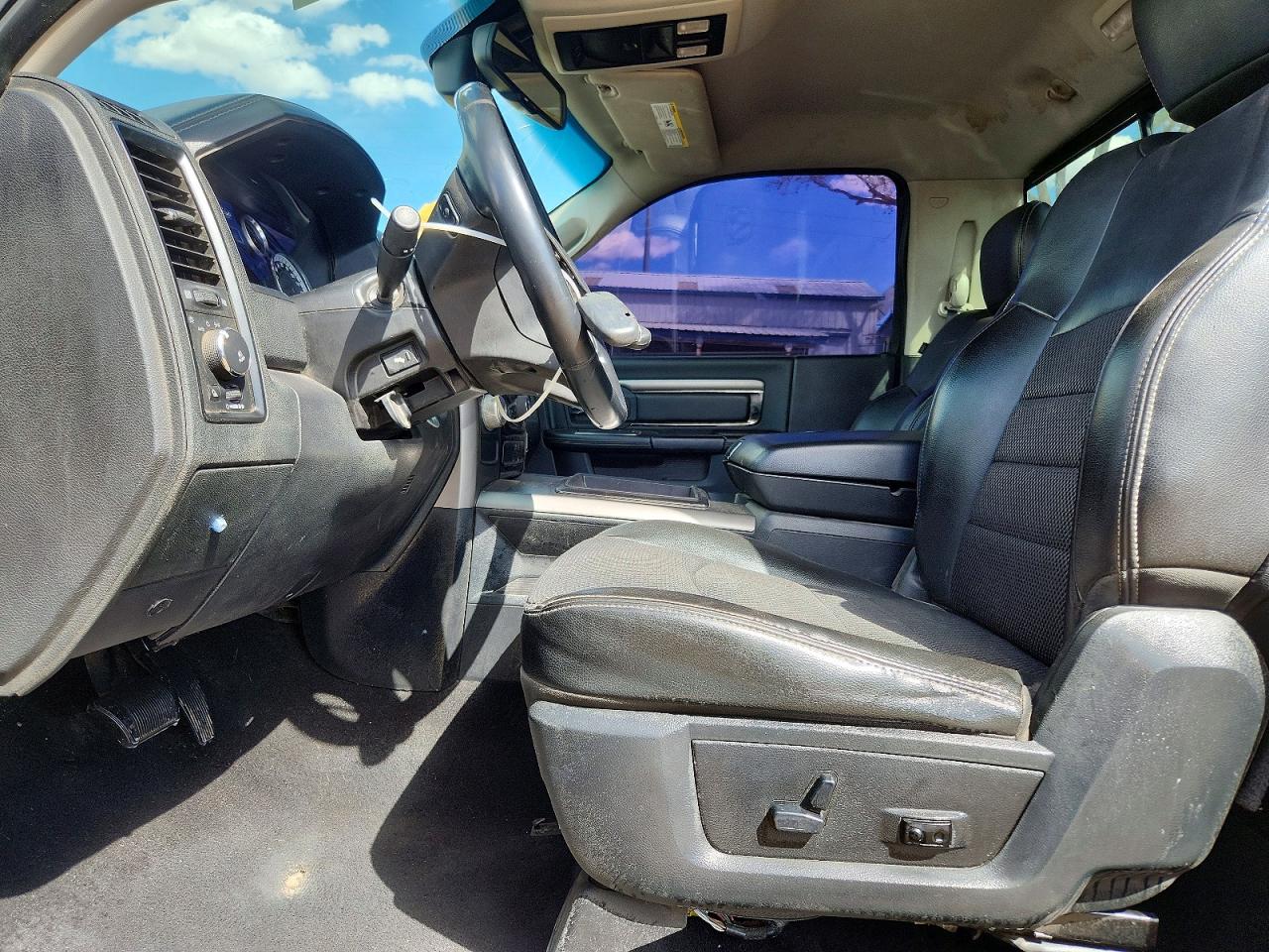 2014 RAM 1500 SPORT photo 13