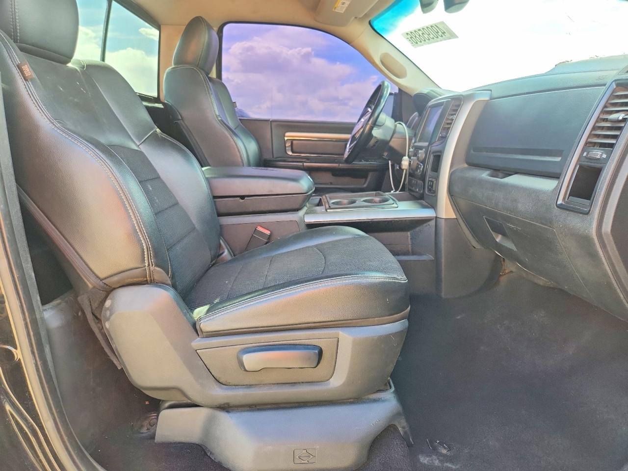 2014 RAM 1500 SPORT photo 19