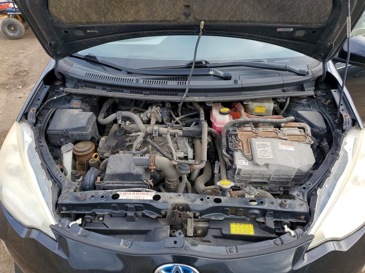 2012 TOYOTA PRIUS C TWO photo 31