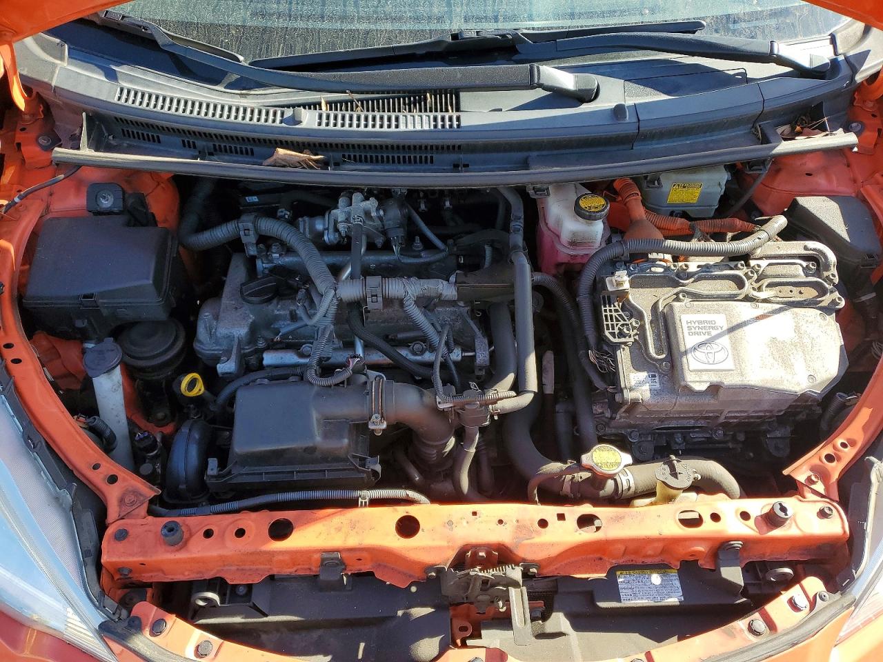 2014 TOYOTA PRIUS C TWO photo 21