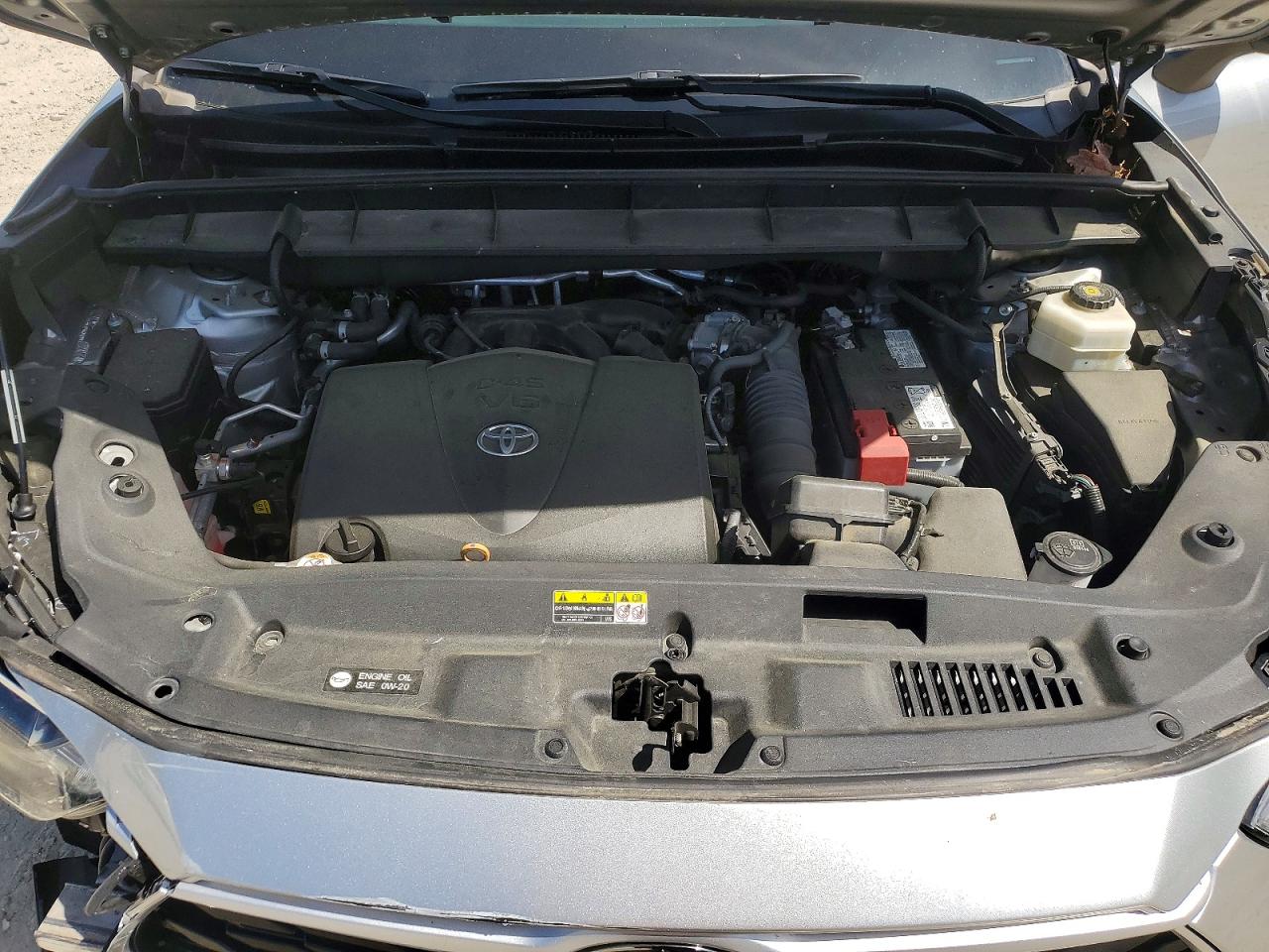 2021 TOYOTA HIGHLANDER XLE photo 12