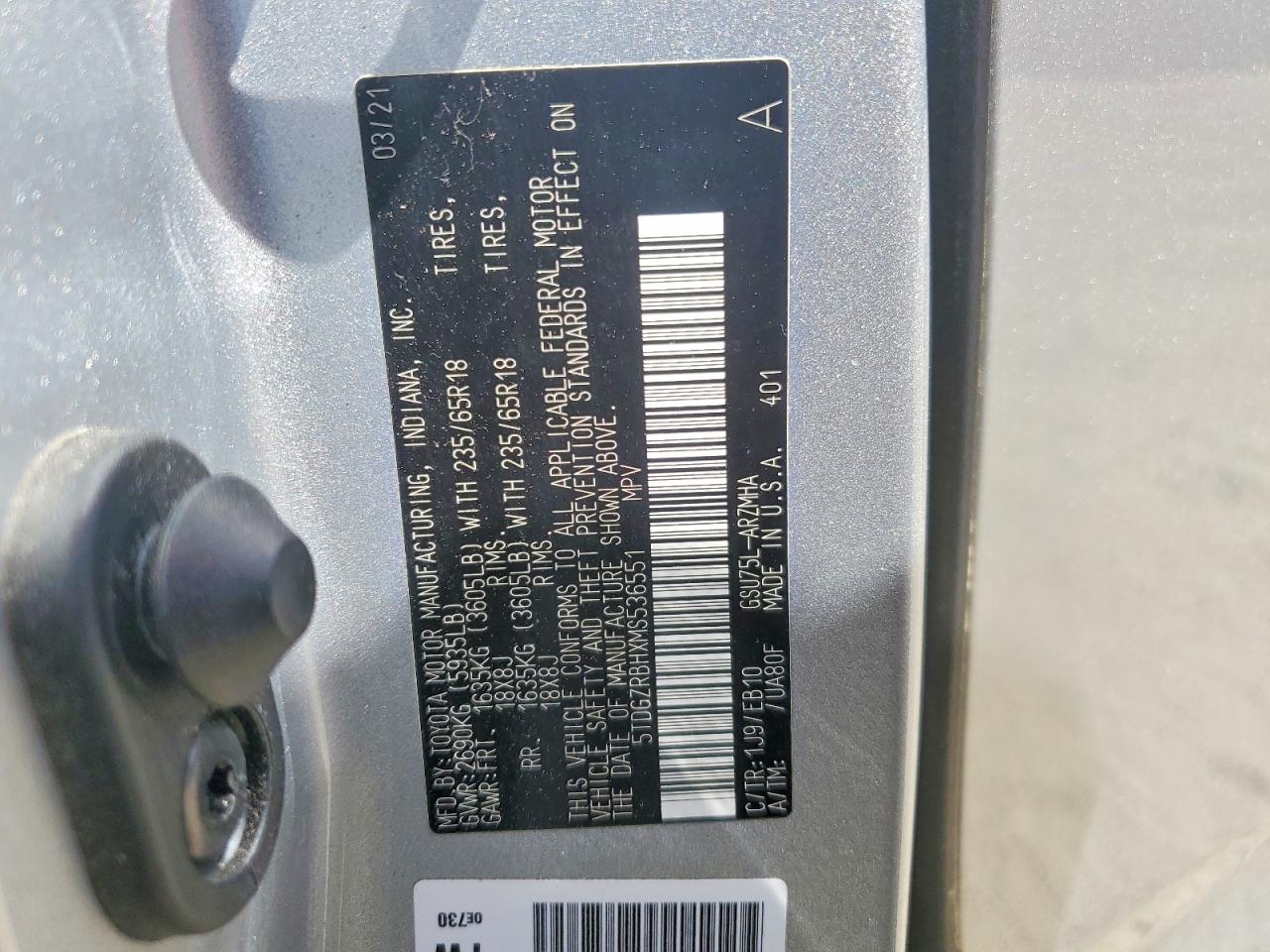 2021 TOYOTA HIGHLANDER XLE photo 13