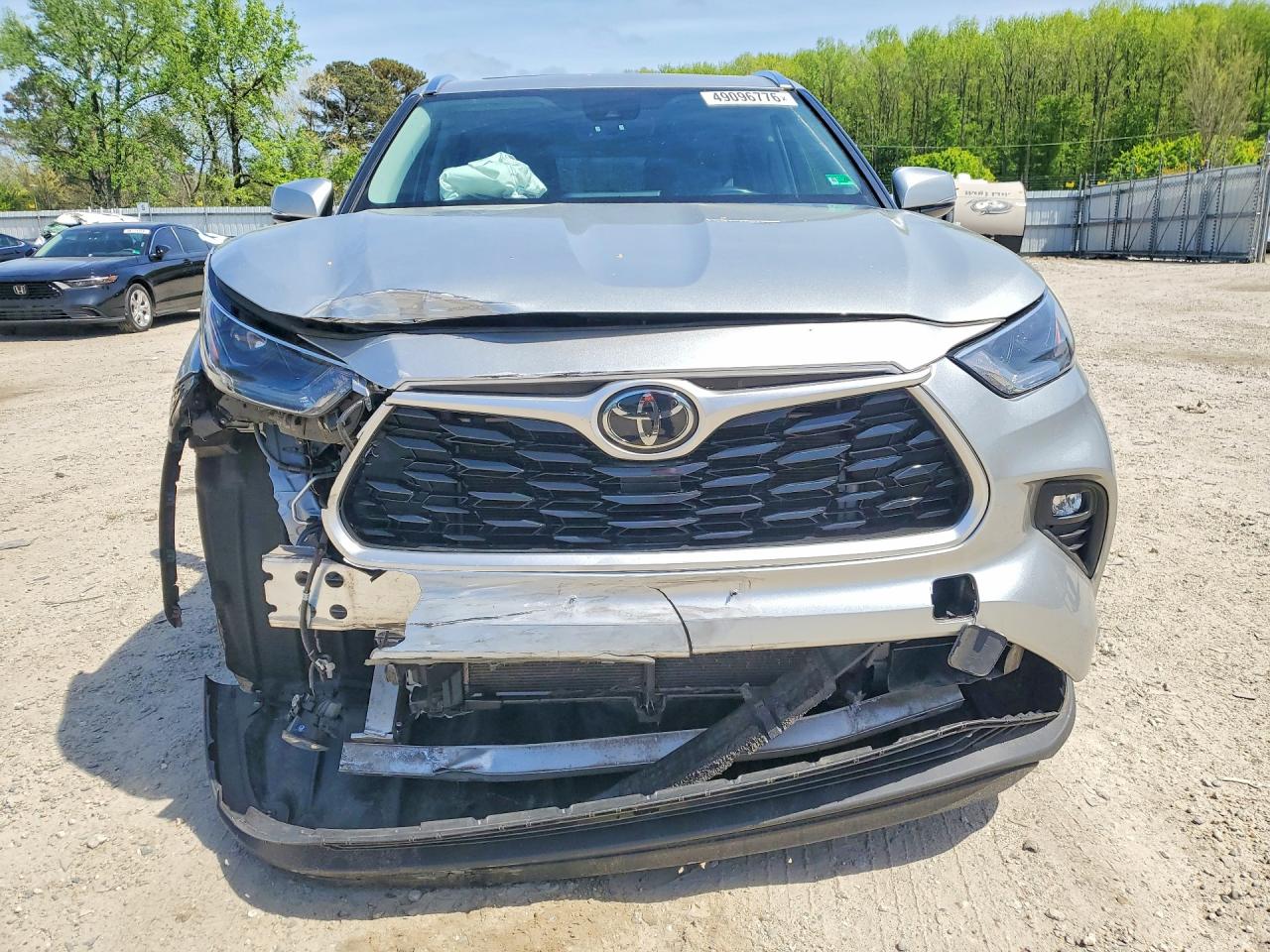 2021 TOYOTA HIGHLANDER XLE photo 5