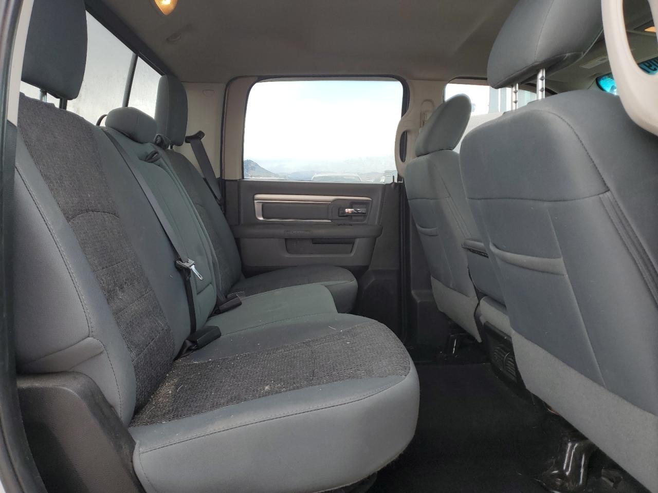2016 RAM 1500 SLT photo 19