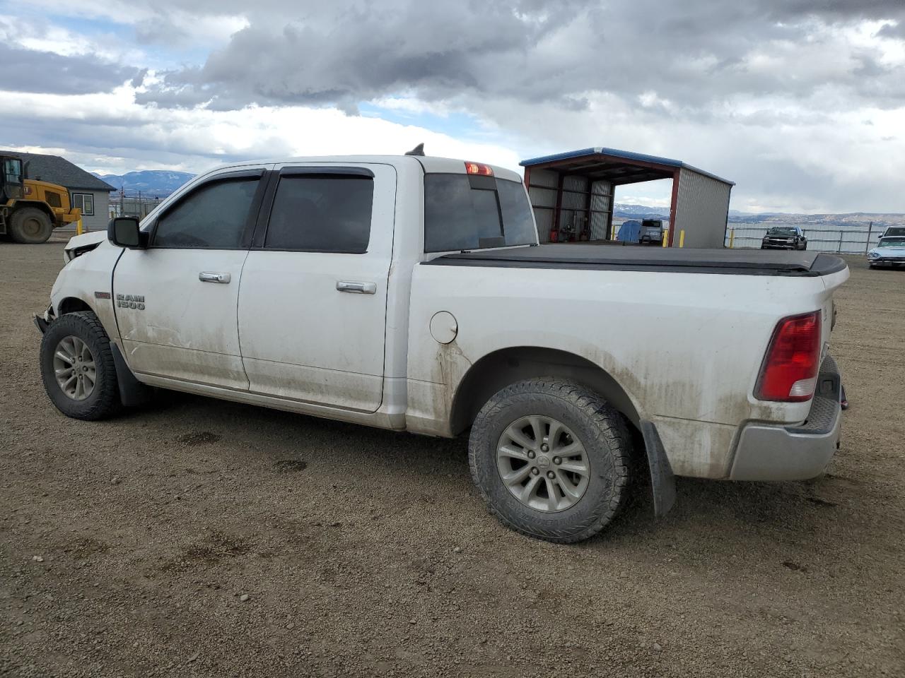 2016 RAM 1500 SLT photo 3
