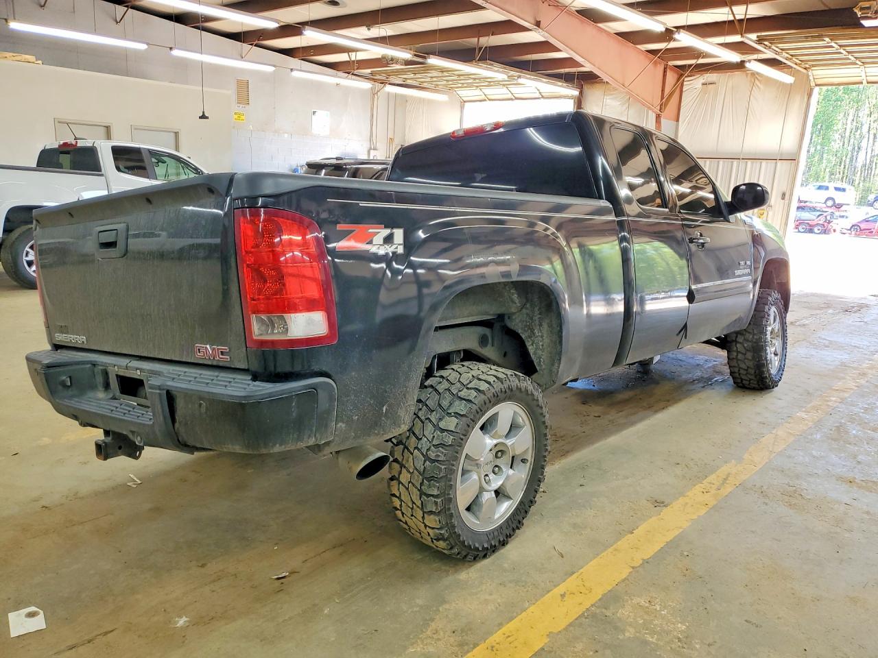 2011 GMC SIERRA K1500 SLE photo 5