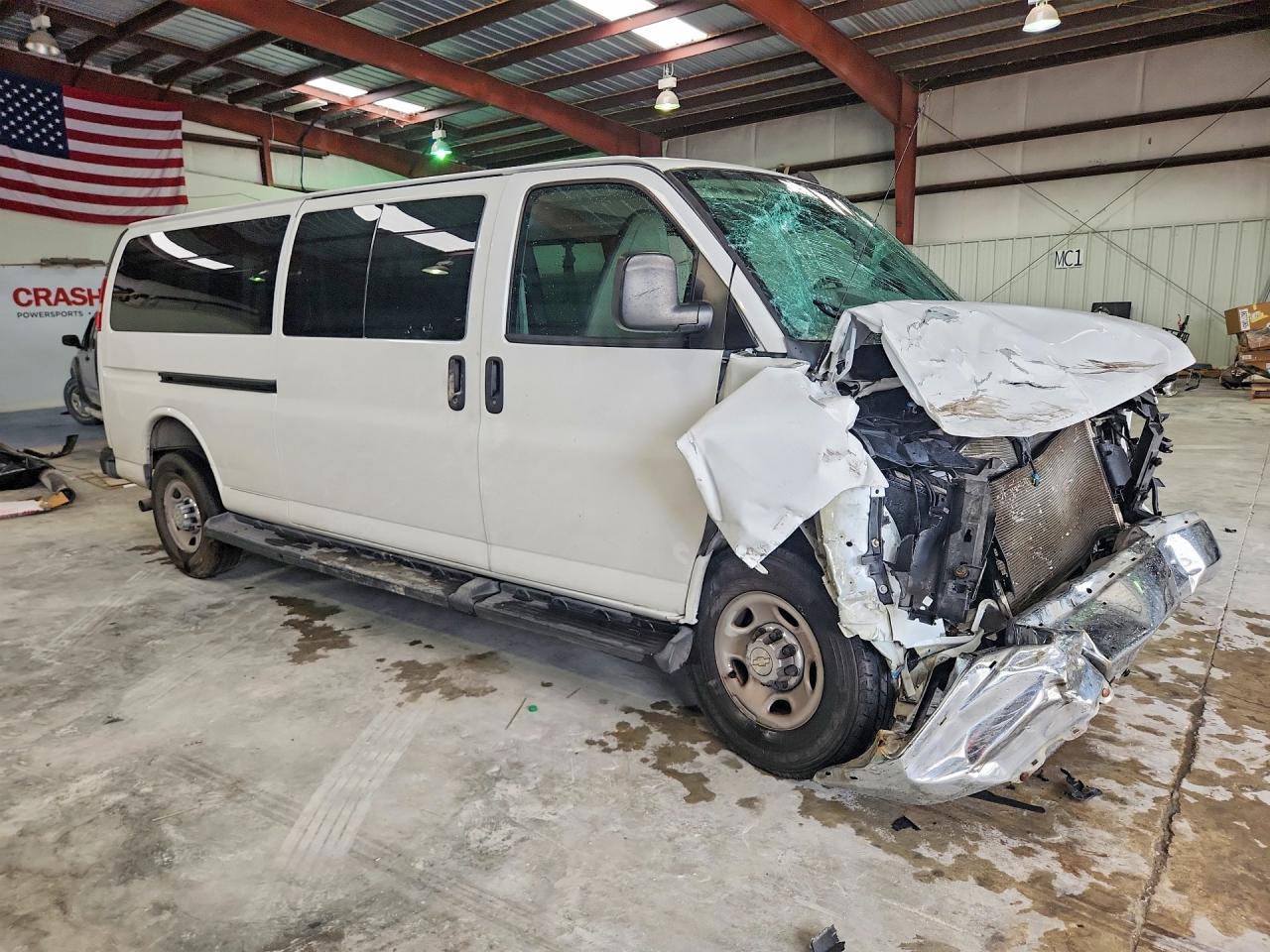 2021 CHEVROLET EXPRESS G3500 LT photo 4