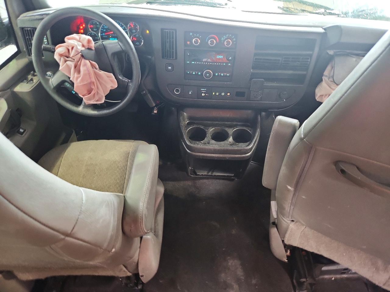 2021 CHEVROLET EXPRESS G3500 LT photo 8
