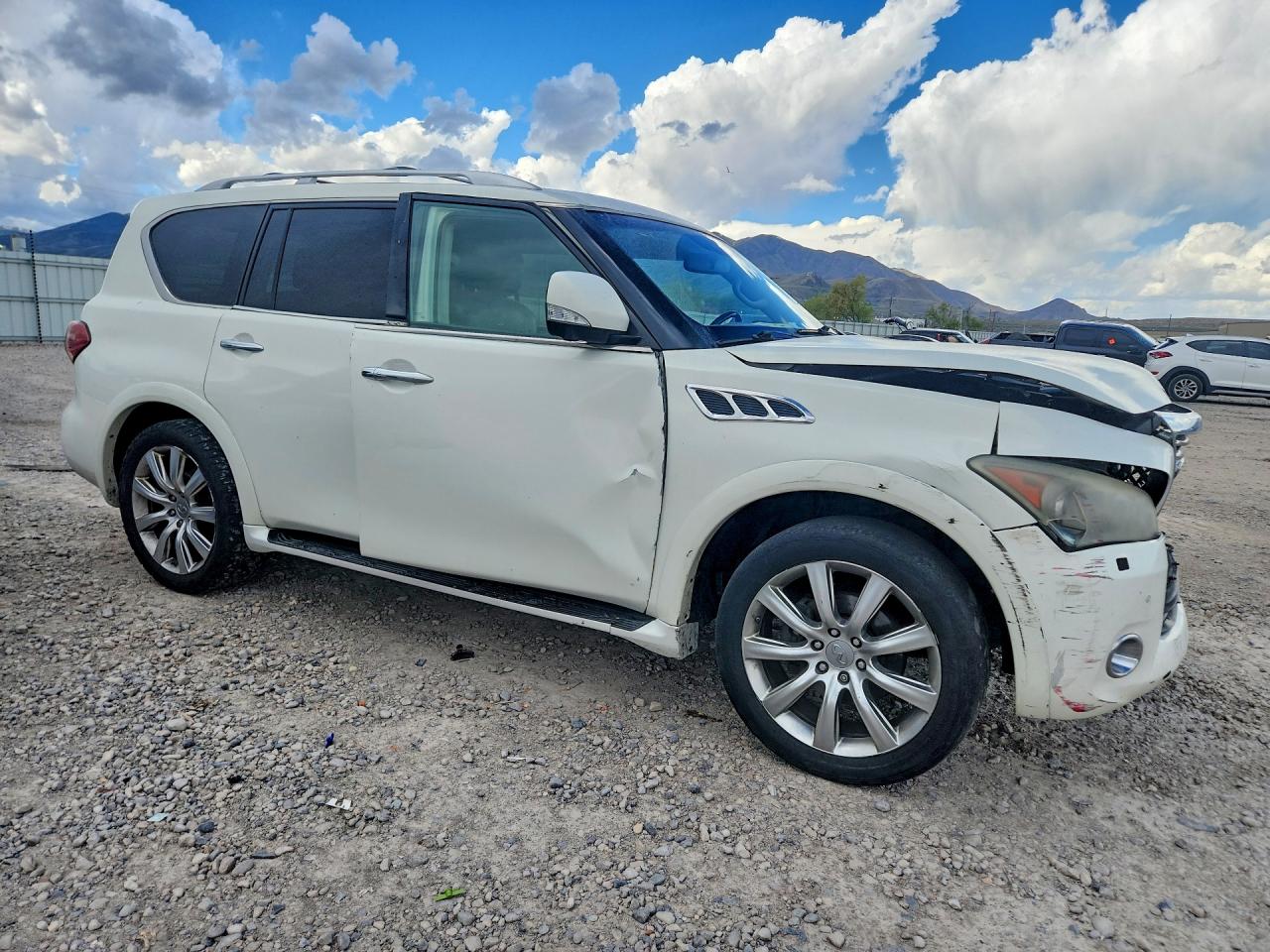 2012 INFINITI QX56 BASE photo 7