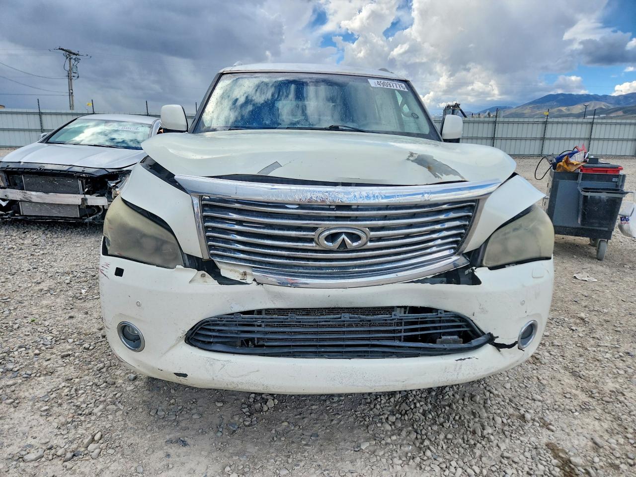 2012 INFINITI QX56 BASE photo 9