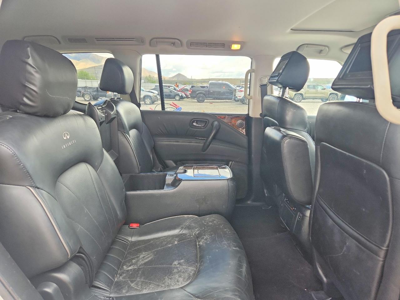 2012 INFINITI QX56 BASE photo 21