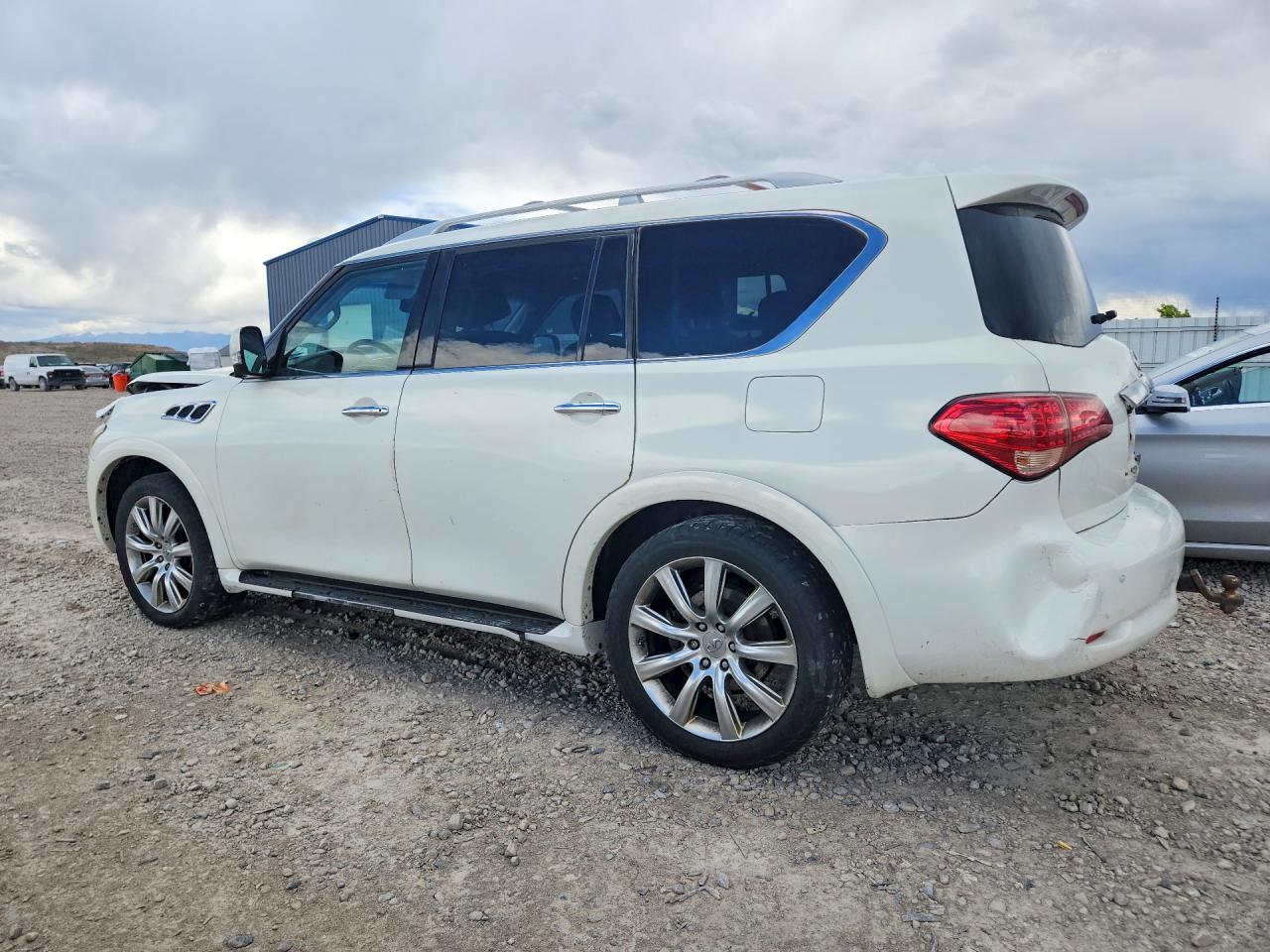 2012 INFINITI QX56 BASE photo 3