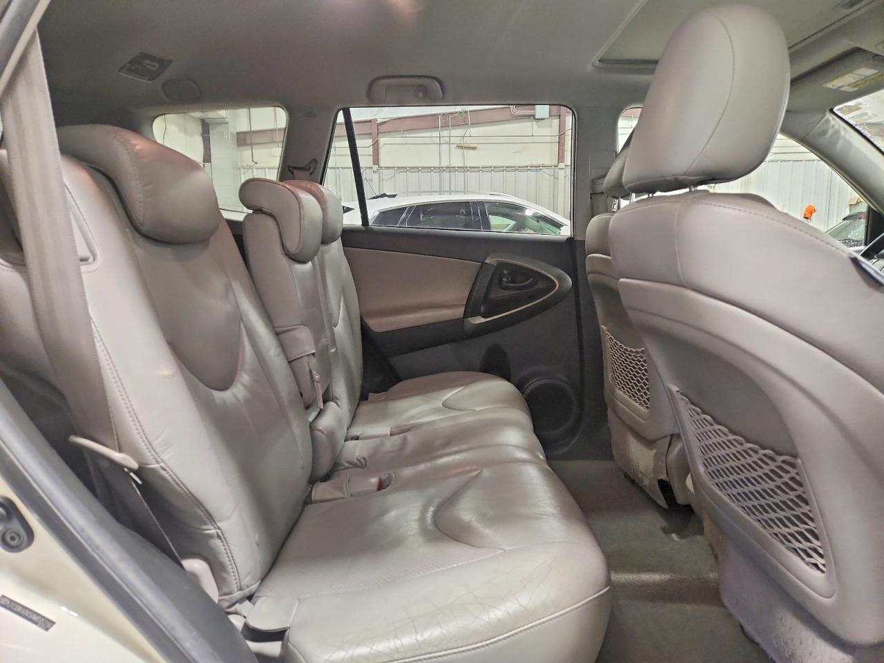 2010 TOYOTA RAV4 LIMITED photo 21