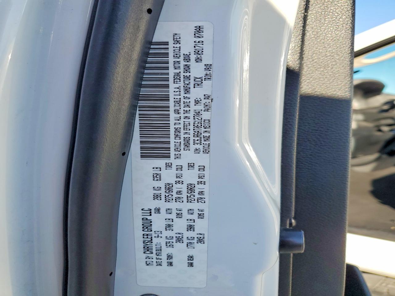 2014 RAM 1500 ST photo 23