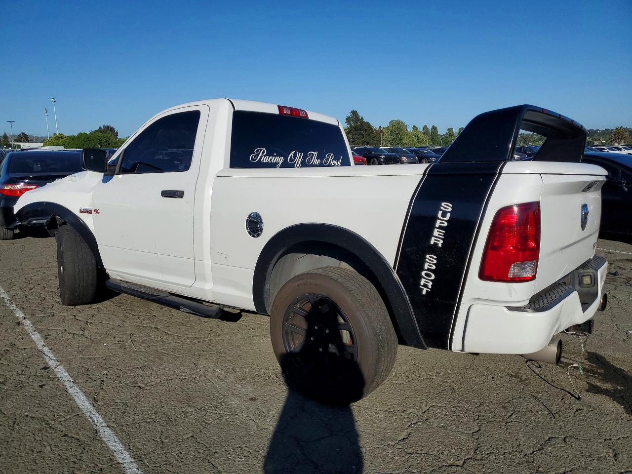 2014 RAM 1500 ST photo 3