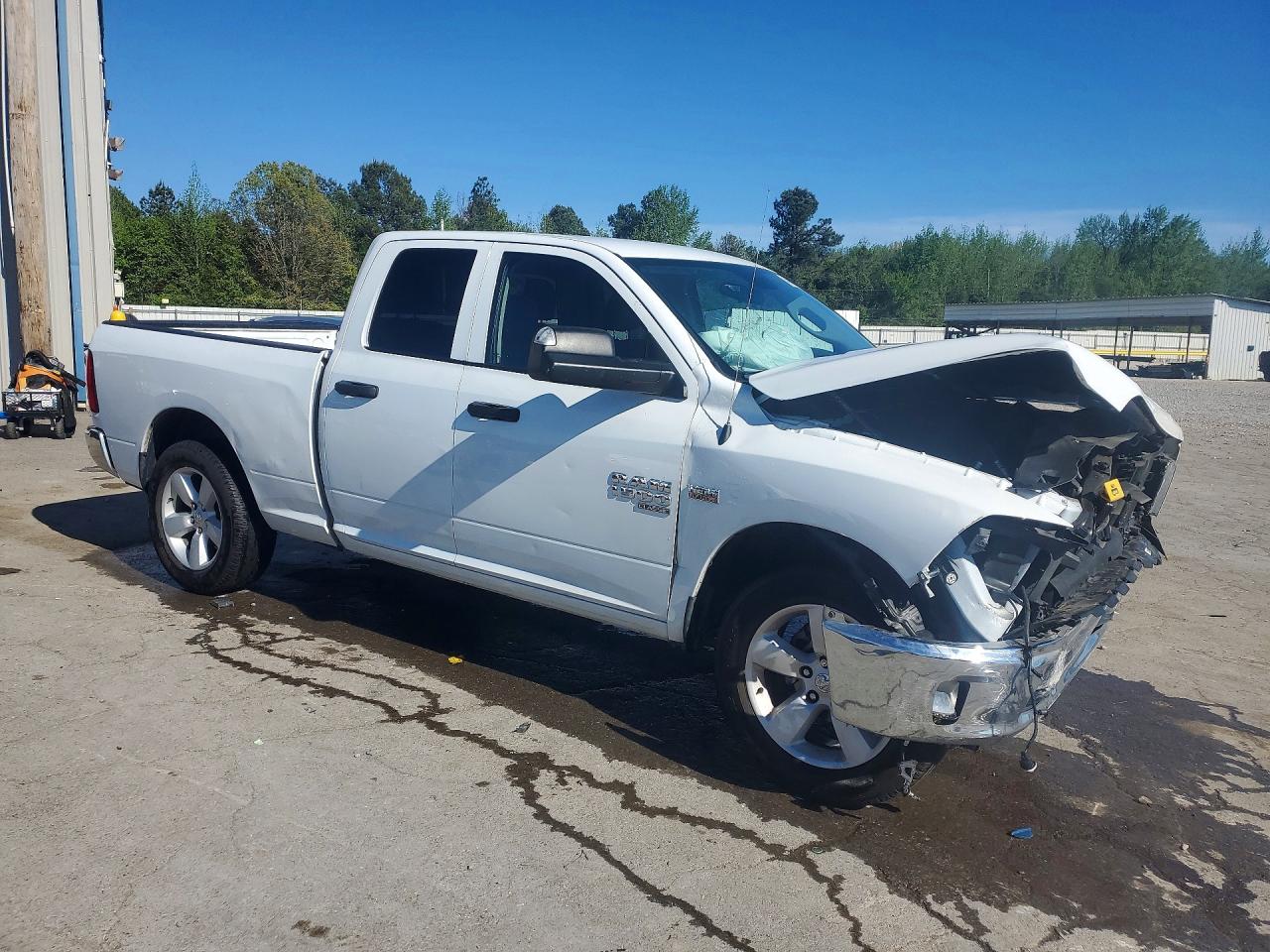 2024 RAM 1500 CLASSIC TRADESMAN photo 4