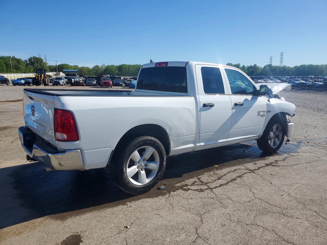 2024 RAM 1500 CLASSIC TRADESMAN photo 3