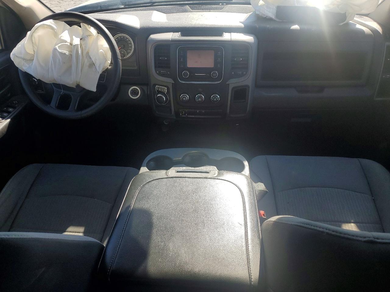 2024 RAM 1500 CLASSIC TRADESMAN photo 8