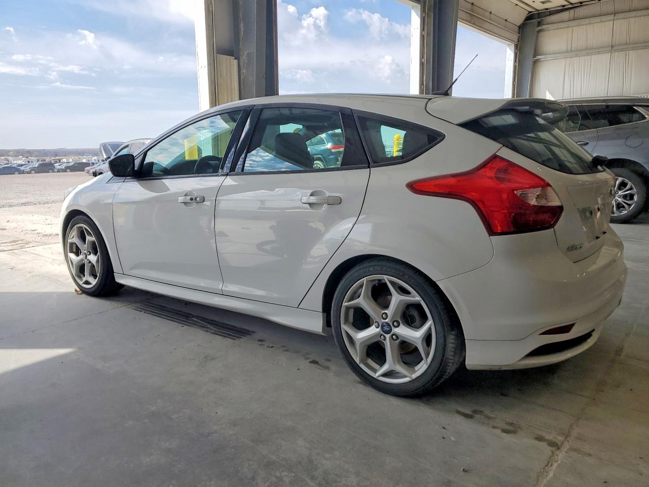 2014 FORD FOCUS ST photo 2