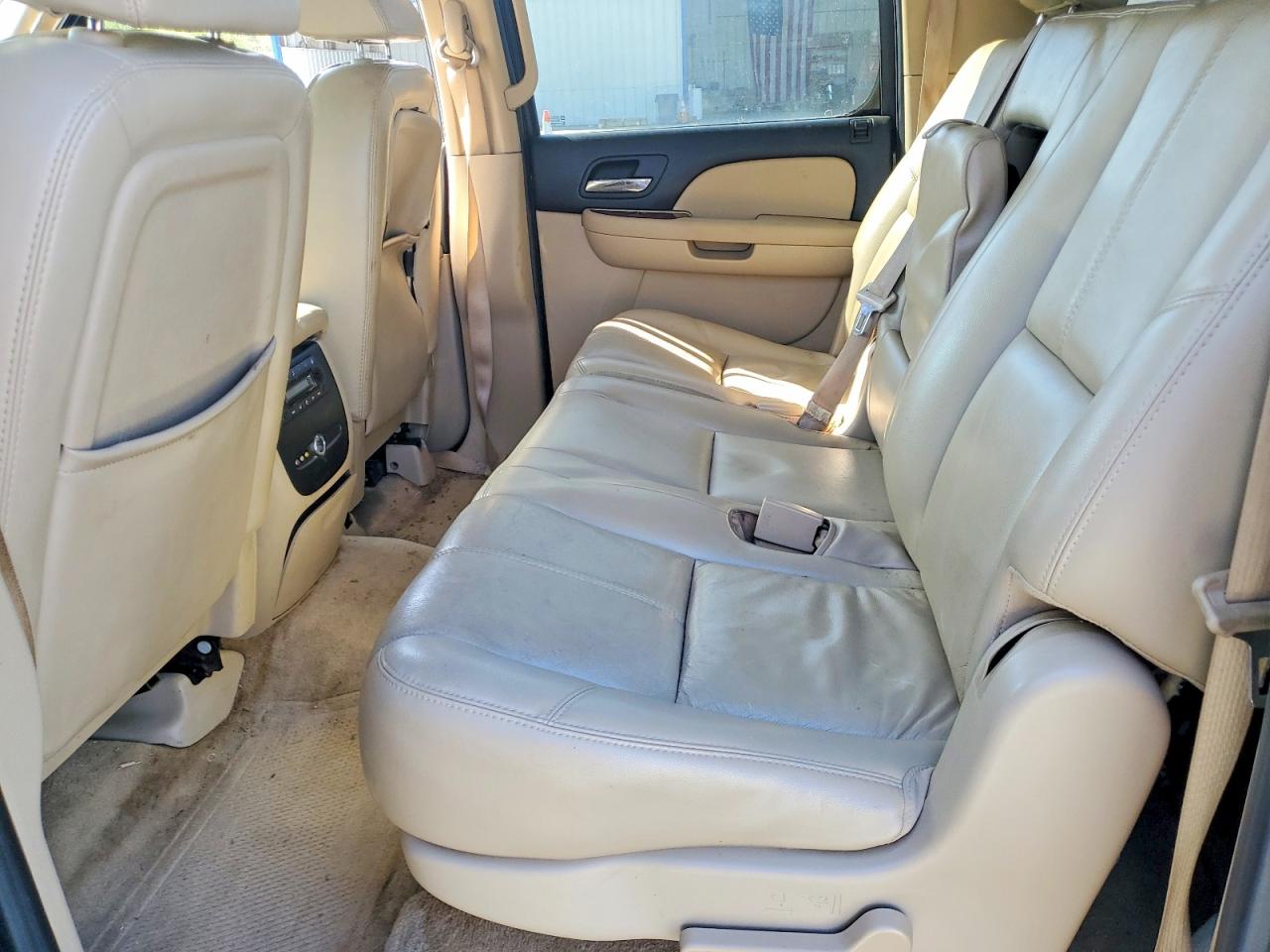 2007 CHEVROLET SUBURBAN K1500 photo 31