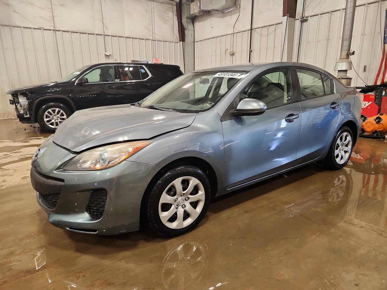 2013 MAZDA 3