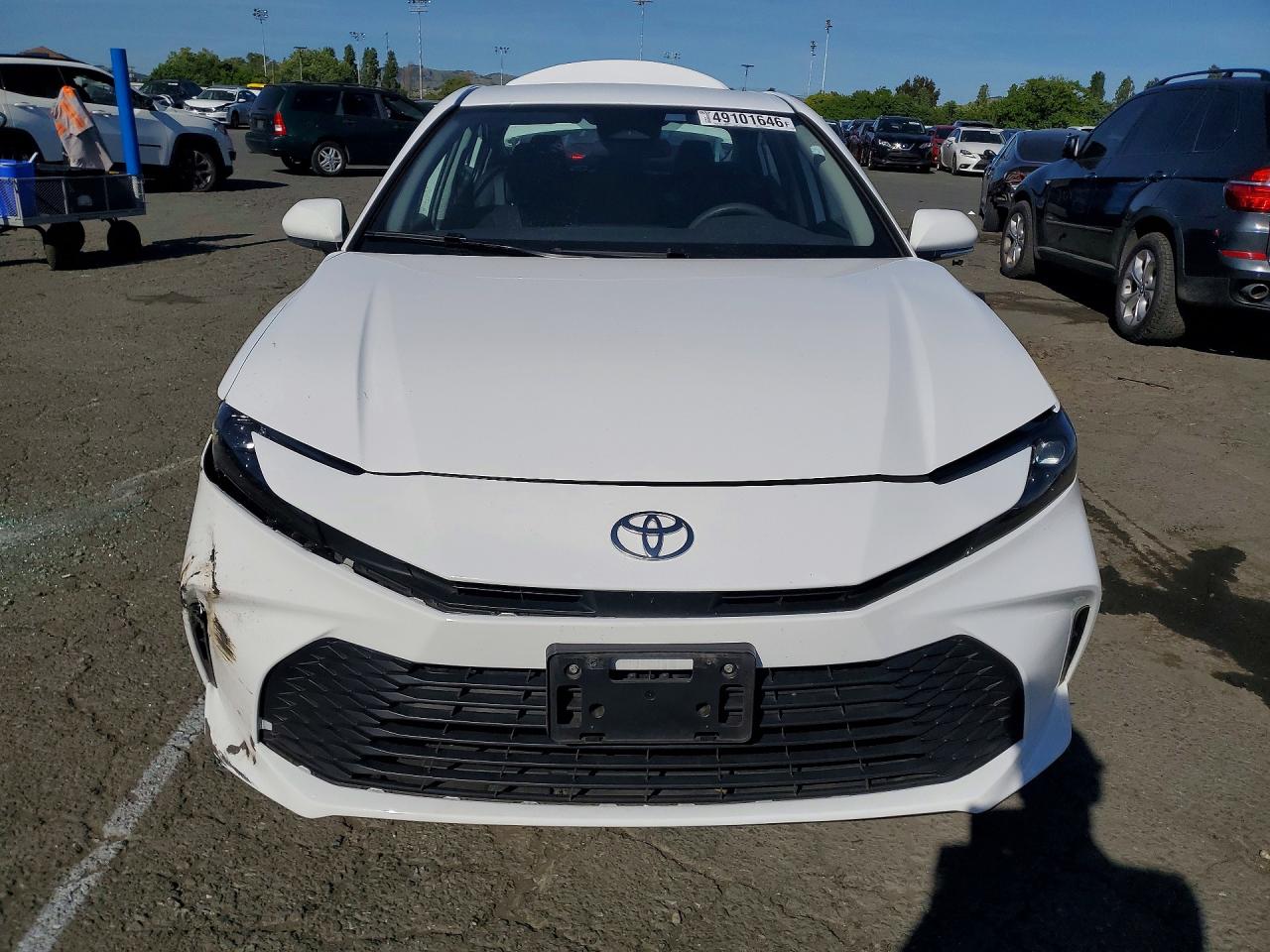 2025 TOYOTA CAMRY LE photo 13