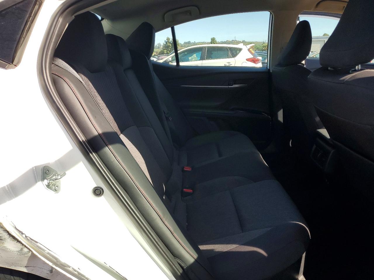 2025 TOYOTA CAMRY LE photo 28