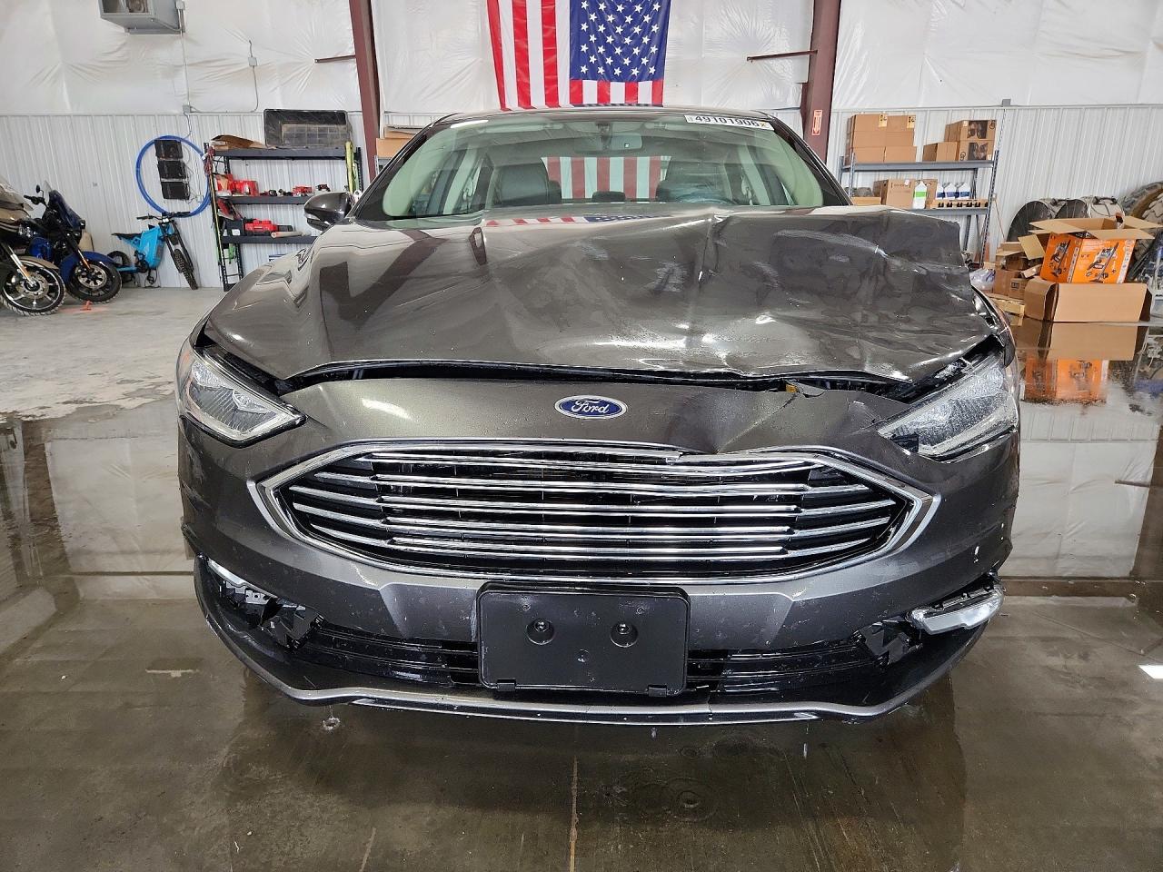 2017 FORD FUSION SE photo 9