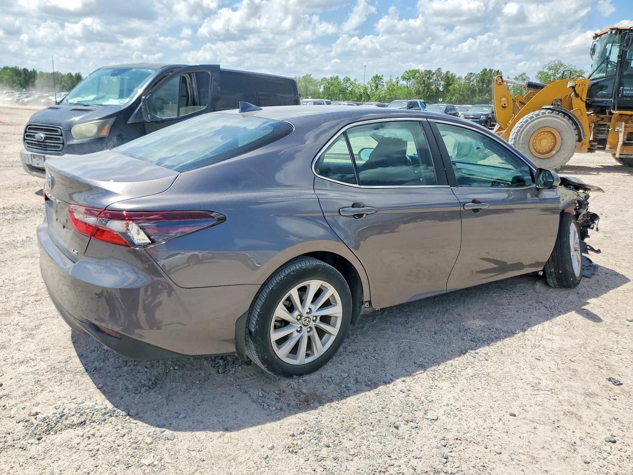 2024 TOYOTA CAMRY LE photo 7