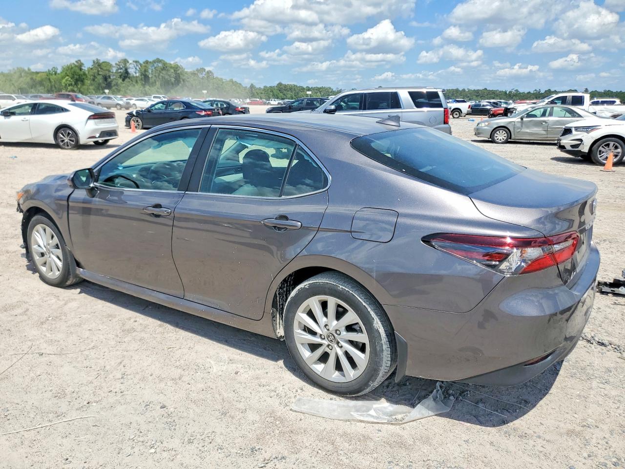 2024 TOYOTA CAMRY LE photo 4