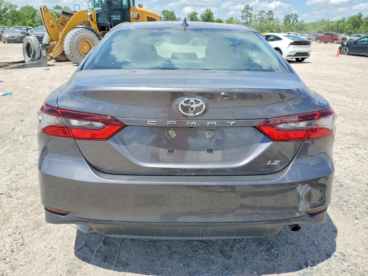 2024 TOYOTA CAMRY LE photo 16