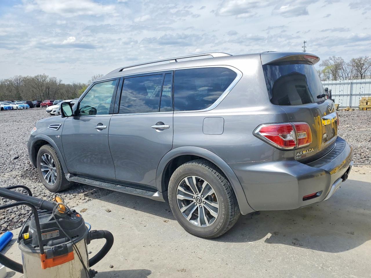 2018 NISSAN ARMADA SL photo 3