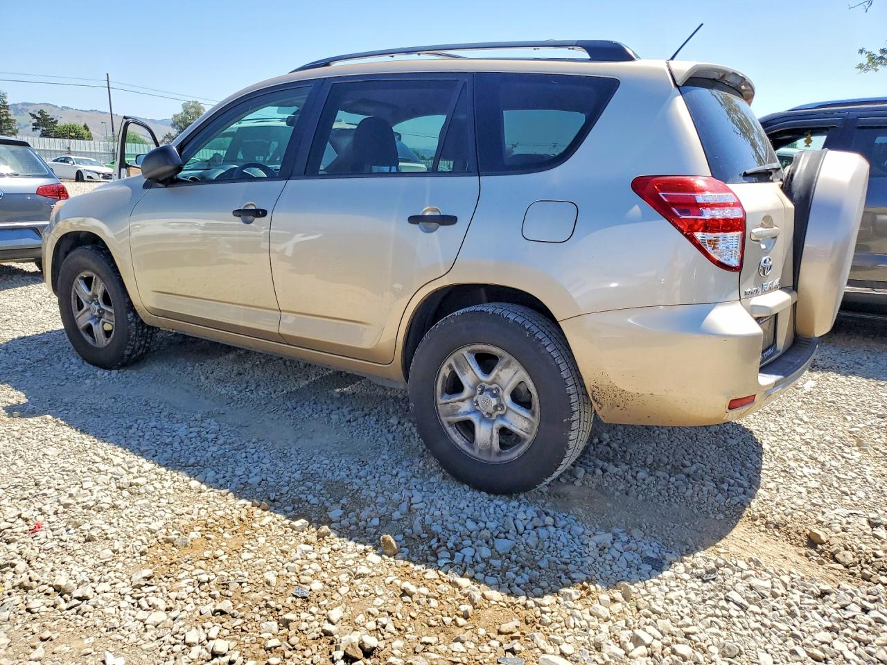 2010 TOYOTA RAV4 BASE photo 3