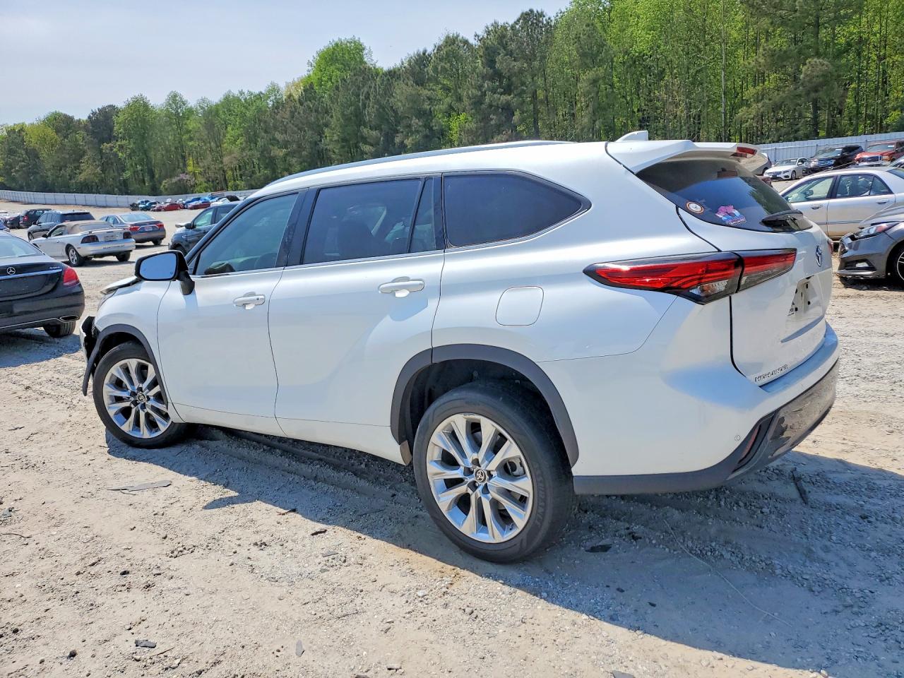 2022 TOYOTA HIGHLANDER HYBRID LIMITED photo 3