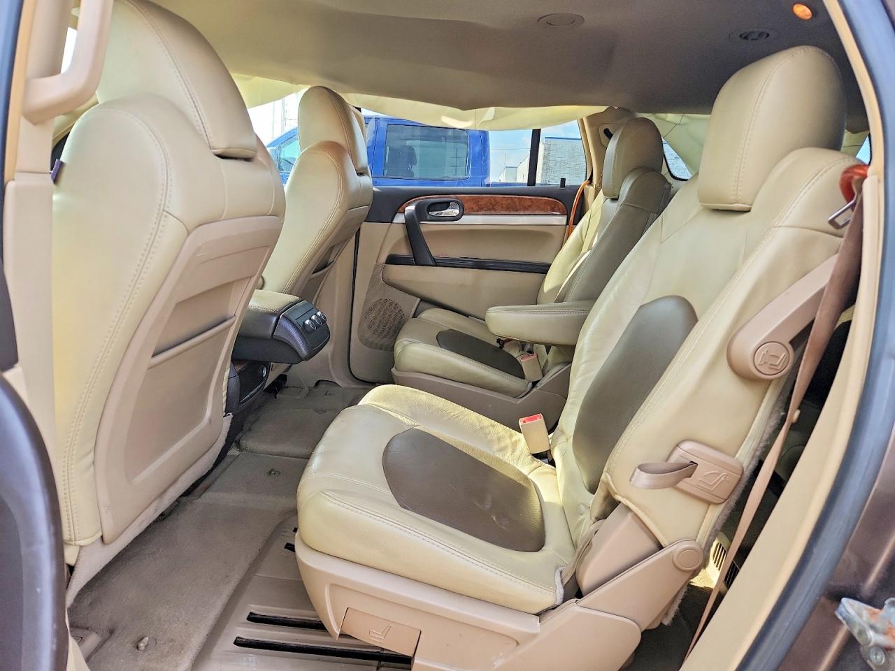 2010 BUICK ENCLAVE CX photo 21