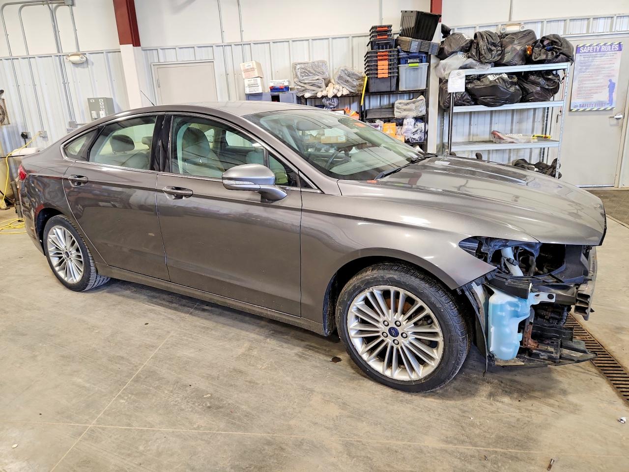 2014 FORD FUSION SE photo 4
