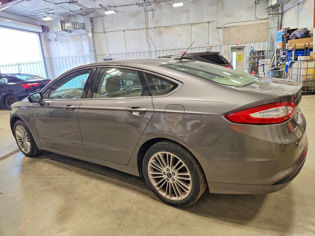 2014 FORD FUSION SE photo 2