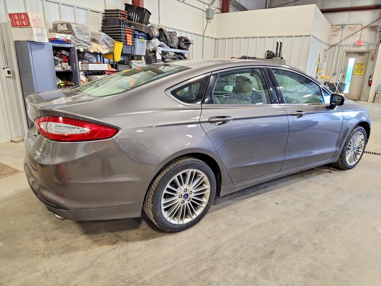 2014 FORD FUSION SE photo 3