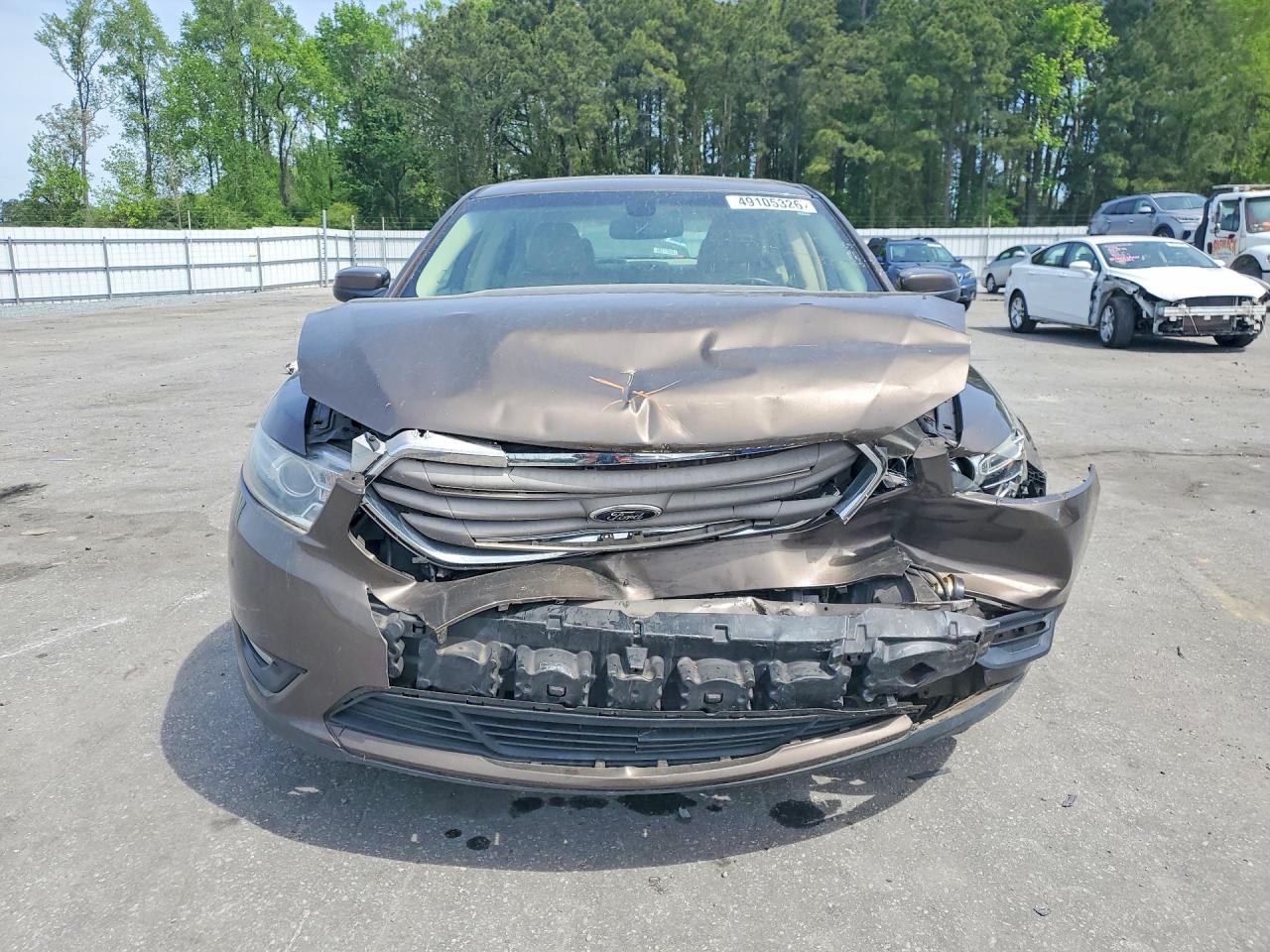 2015 FORD TAURUS SEL photo 13