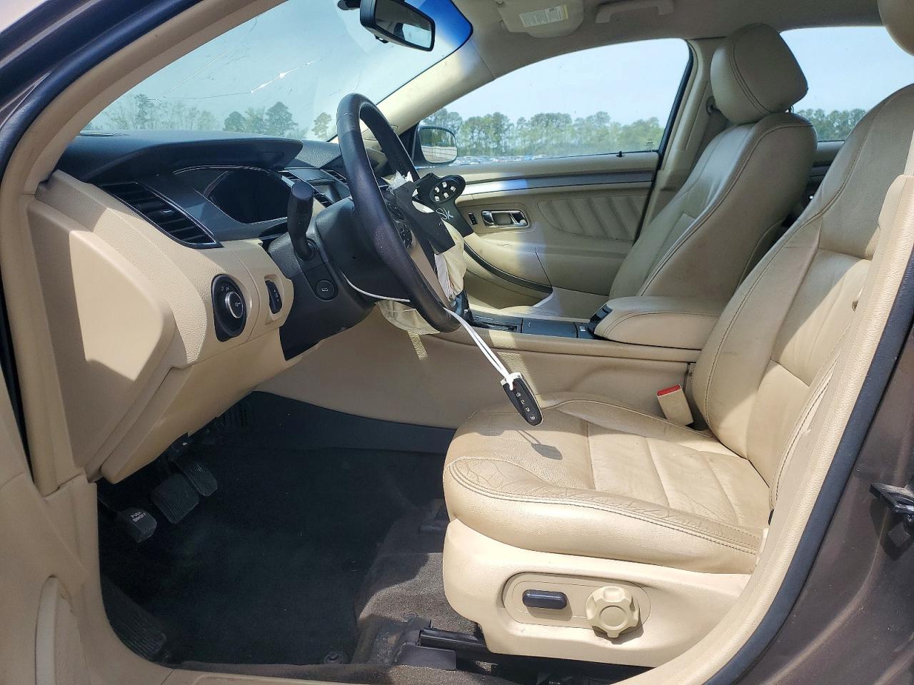 2015 FORD TAURUS SEL photo 19
