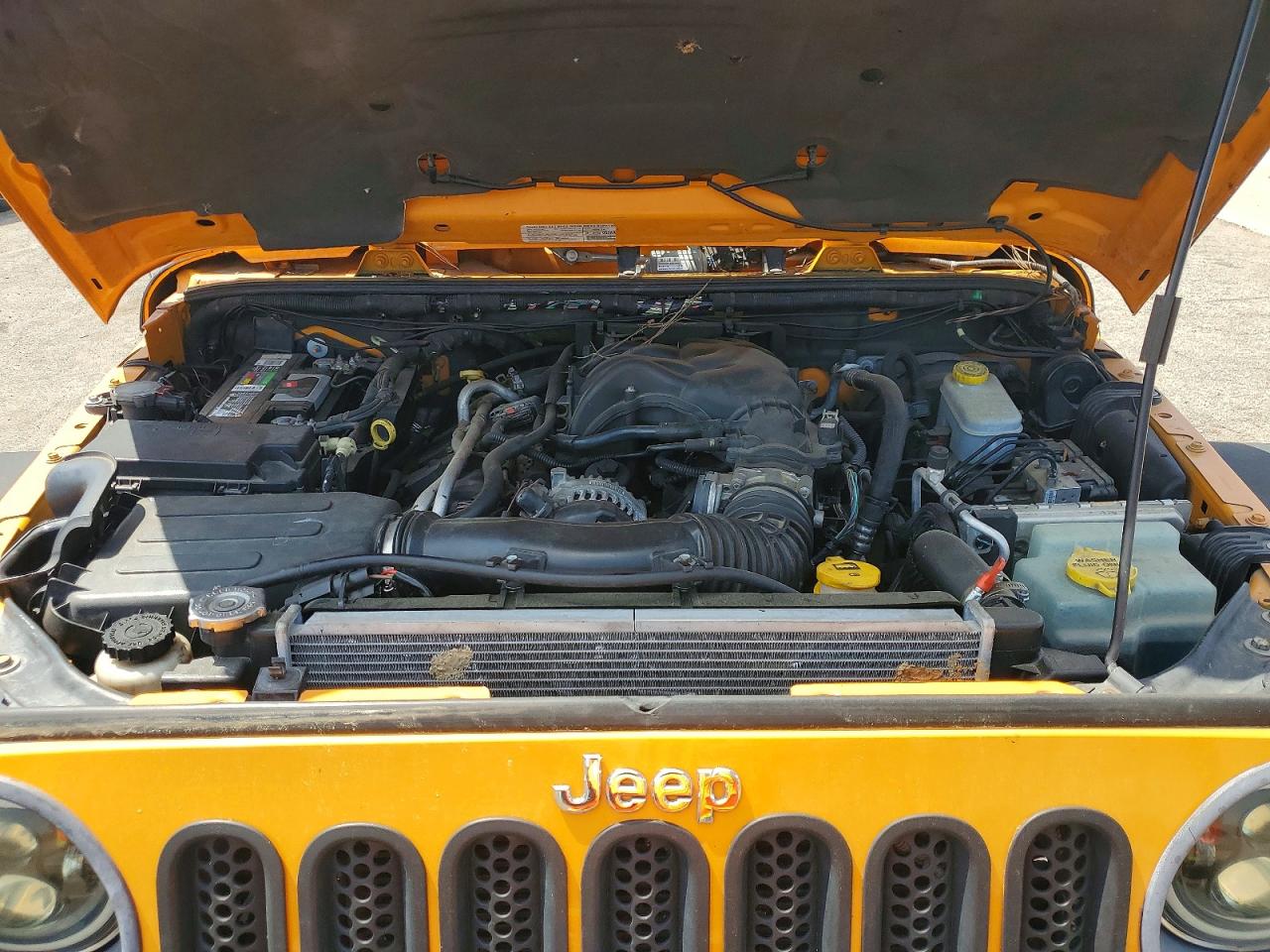 2013 JEEP WRANGLER UNLIMITED SAHARA photo 31