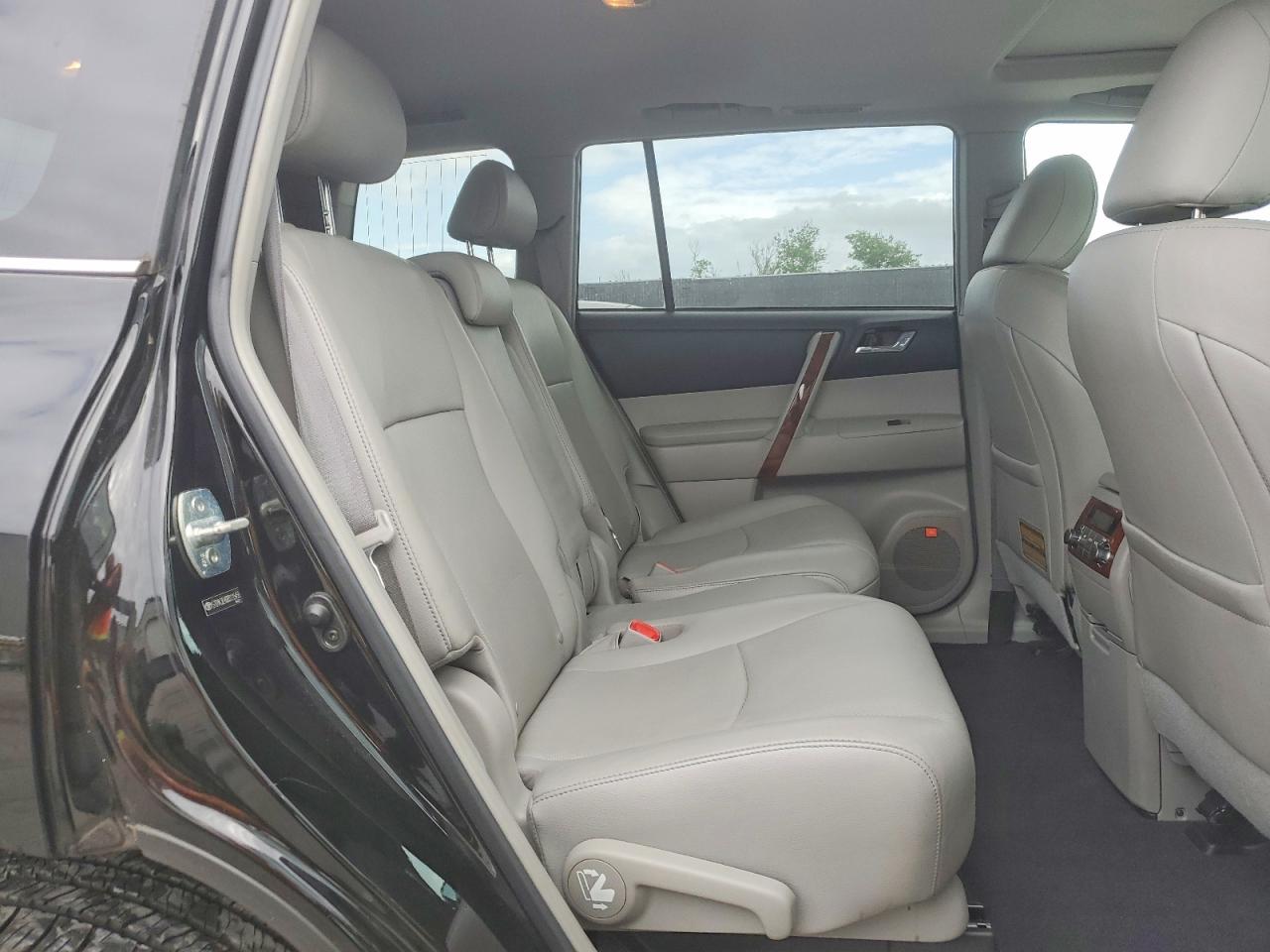 2013 TOYOTA HIGHLANDER LIMITED photo 21